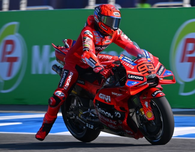 Dominio absoluto: Marc Márquez logra pole, victoria en Sprint y triunfo en el GP de Tailandia