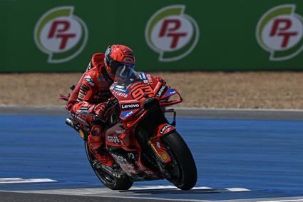 Marc Márquez consigue la pole del GP de Tailandia en un dominio total de Ducati